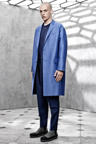 Look 16